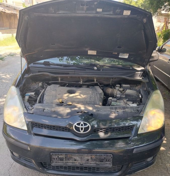 На части Тойота Корола Версо 2.2 d4d 136к.с/Toyota Corolla Verso 2008