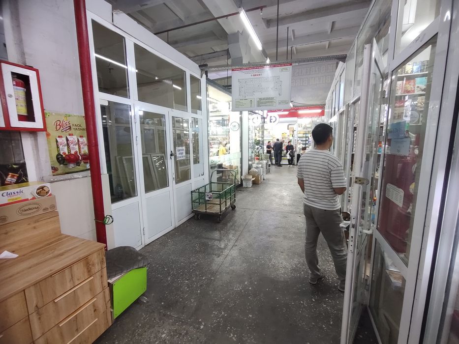 Qatartol bozoridagi dokon sotiladi srochniy naqtga