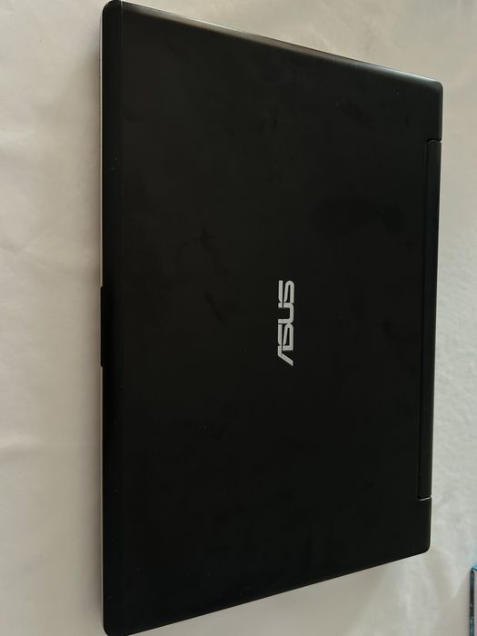 Ноутбук ASUS i7 / 8 ГБ / Windows 10