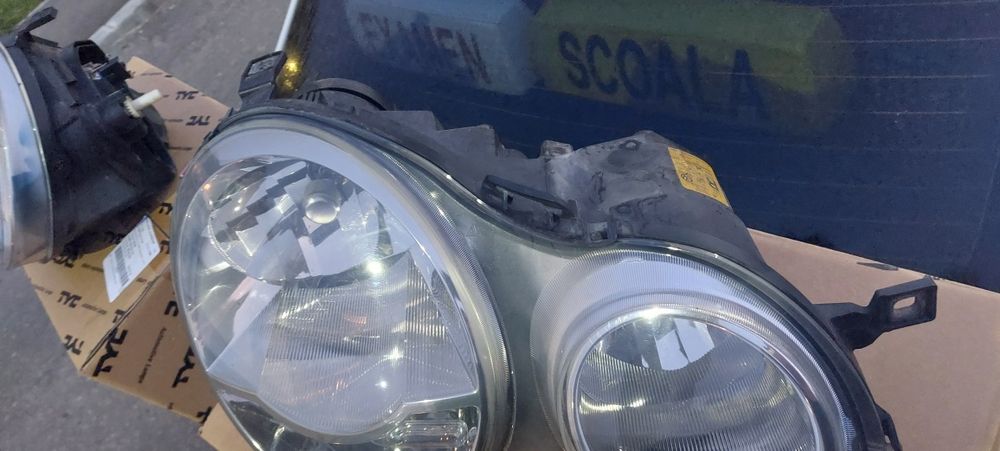 Faruri vw polo dreapta stanga