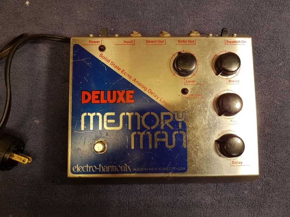 Pedala vintage '70s Electro-Harmonix Deluxe Memory Man blue