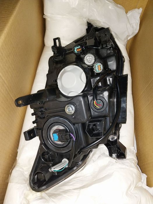 Предни фарове Nissan Rogue/X-trail T32