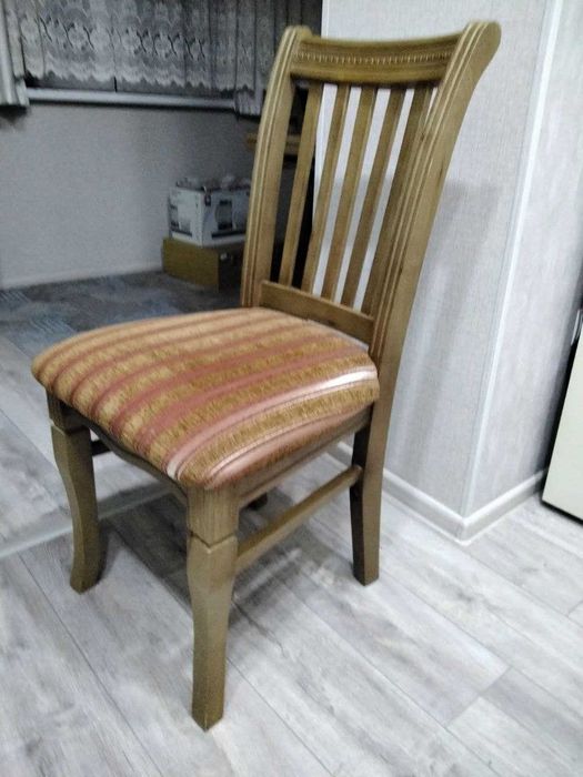 Стулья деревянные в идеальном состоянии
