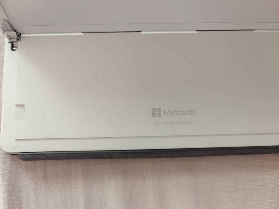 Microsoft surface go, 128gb, 8gb ram, intel 4415y, tastatura originala