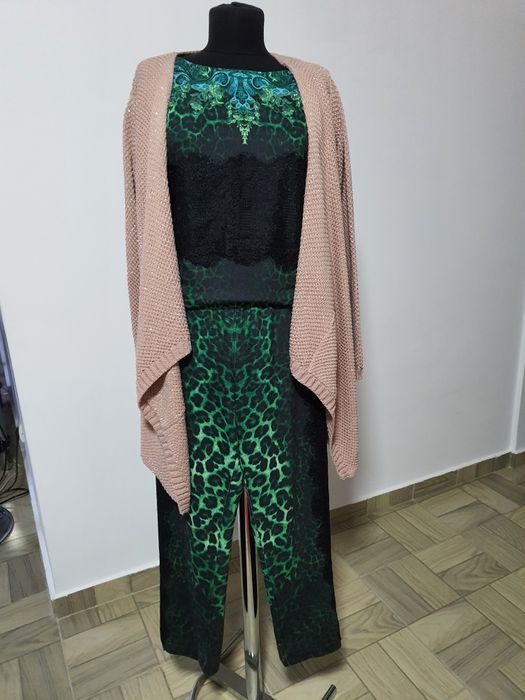 Capa/Cardigan elegant pentru rochii, cămăși, fuste;