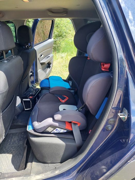 Vând scaun auto Chicco