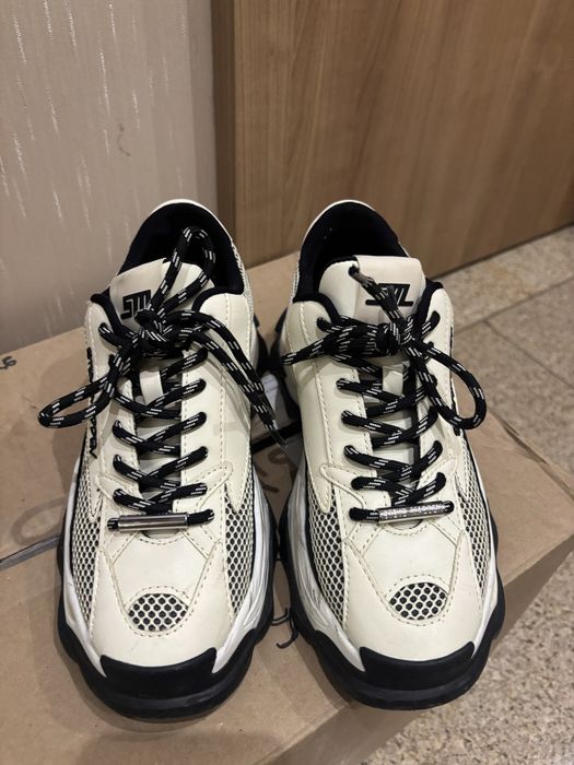 Сникърси Steve Madden