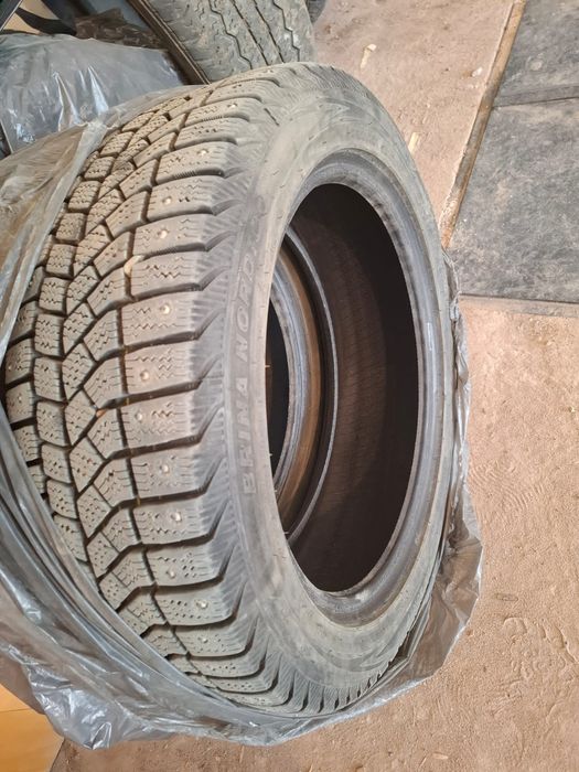Зимние Шипованные покрышки 205/50  R-17 штук 4