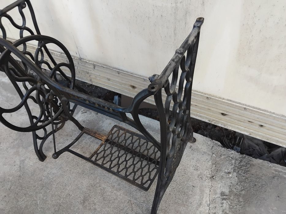 Крака от шевна машина сингер