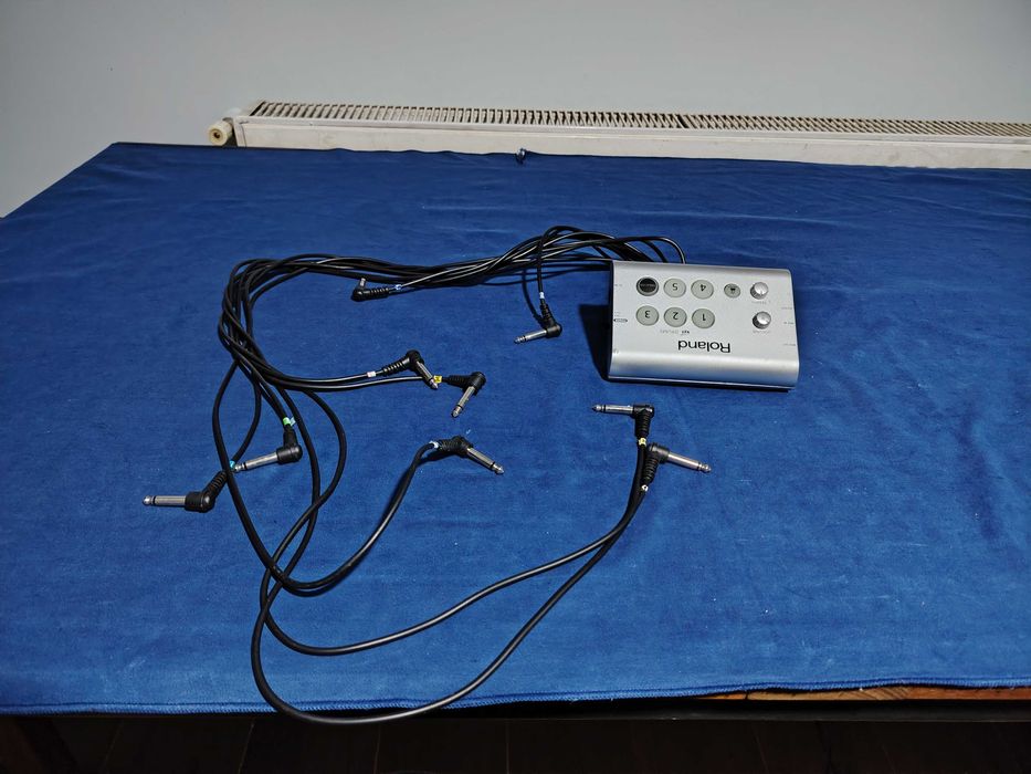 Roland model HD-1 drum module Only, modulul cu cabluri.