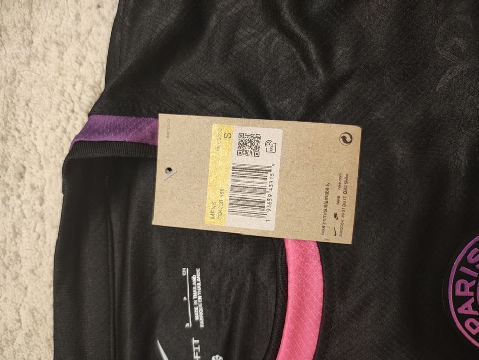 Tricou Nike x PSG mărime s negru ,nou