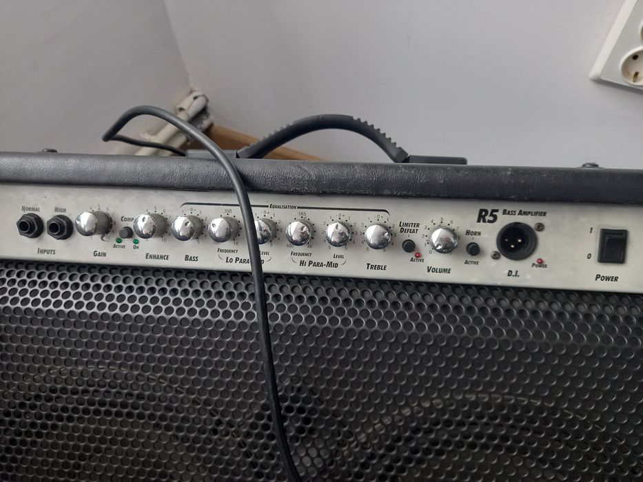 Statie chitara bass LANEY