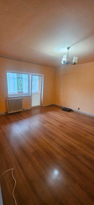 Apartament de vanzare 4 camere, 2 bai, 2 balcoane, Dambul Rotund