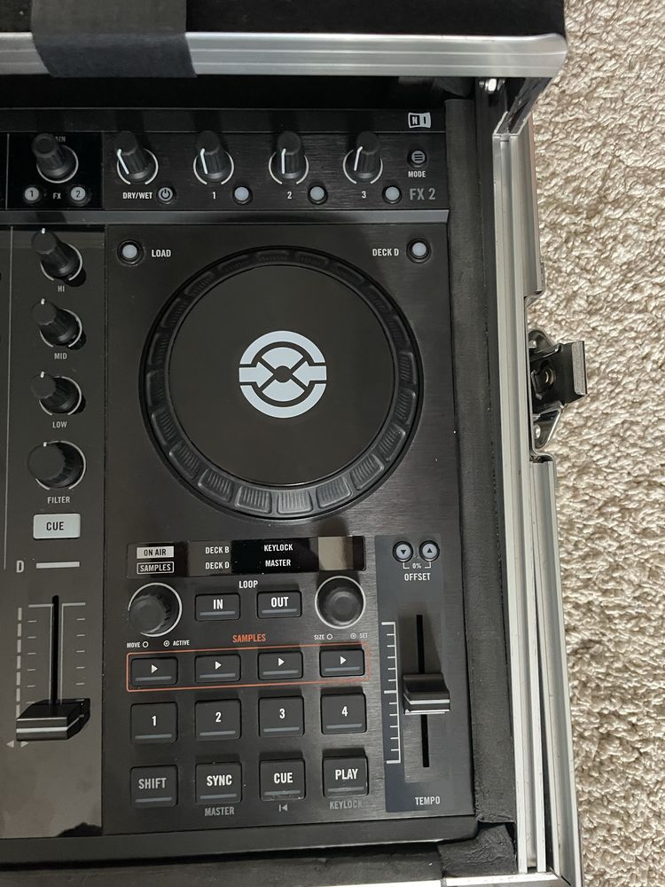 Traktor kontrol s4 (cu case)