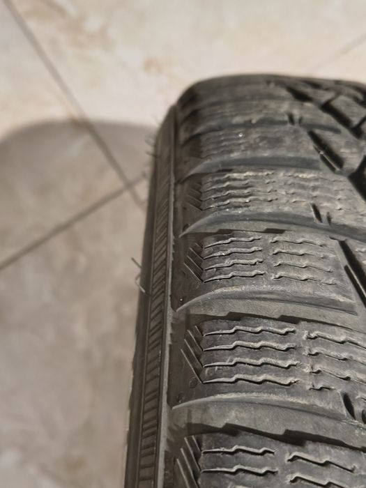 2 anvelope de iarna 195 65 r15 Nokian