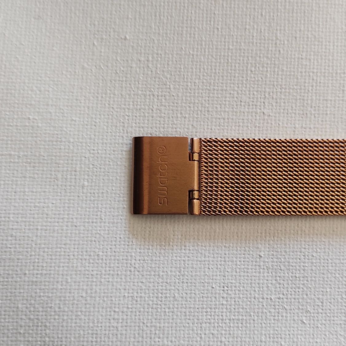 Наручные женские швейцарские часы SWATCH