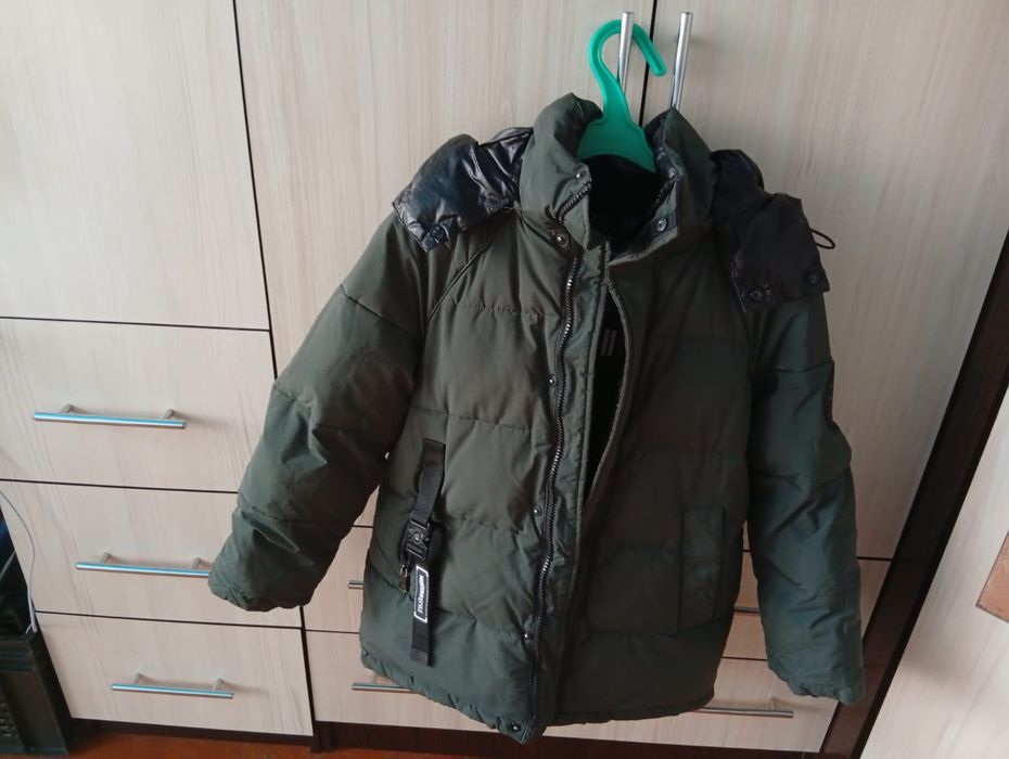 Продадим куртку в хорошем состояние