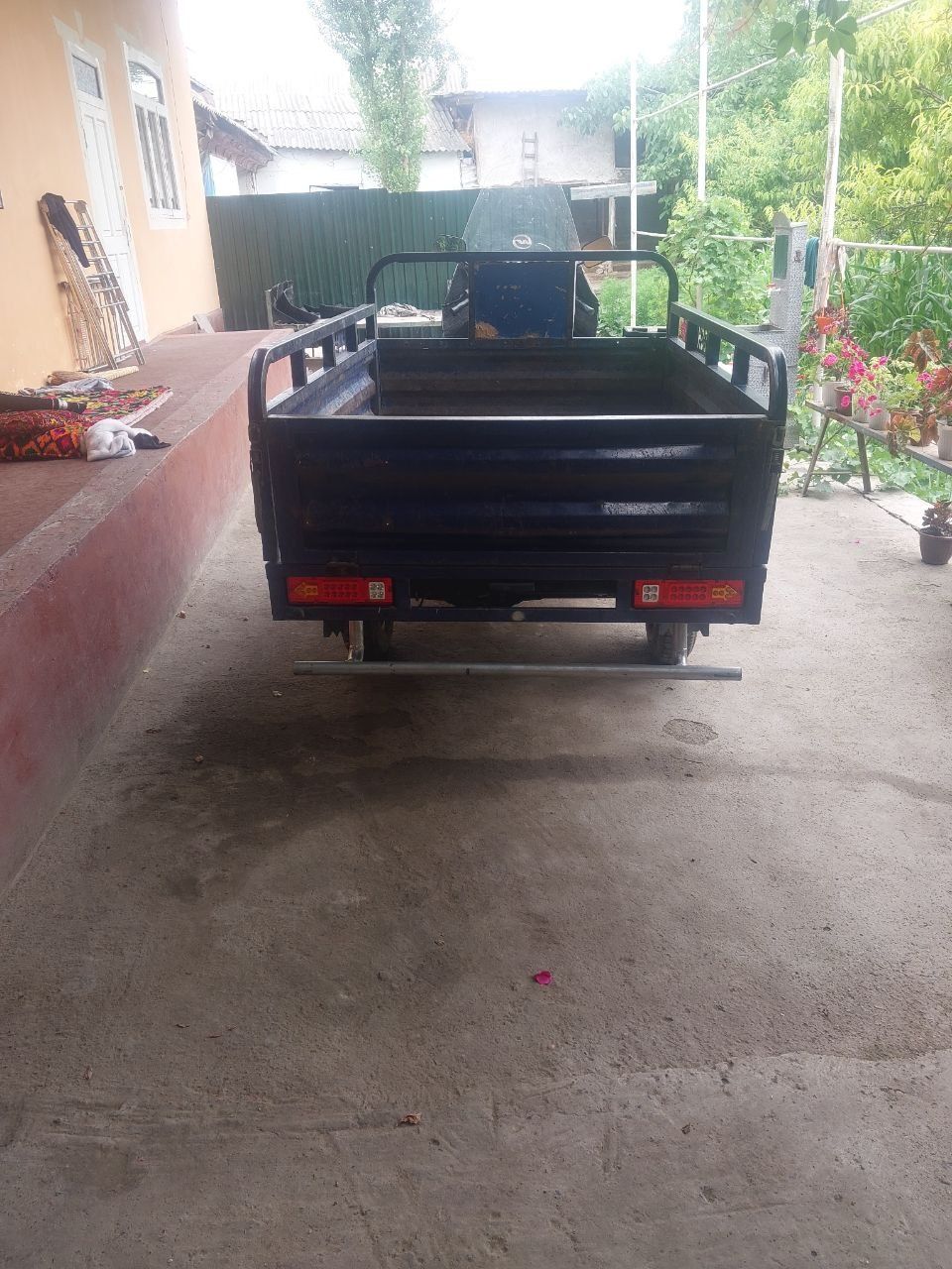 Eldosh mototsikl. 16 ga naxtga soraganlar tel qisin