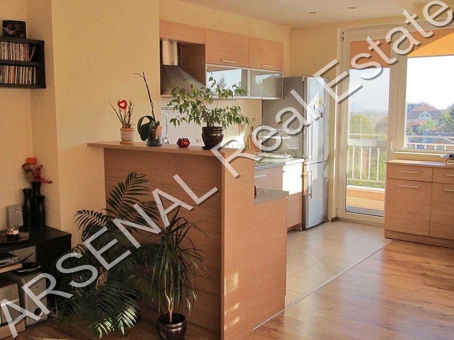 Дава се под наем Тристаен апартамент в София, Бъкстон - 105 кв.м за 775 € - Снимка #1