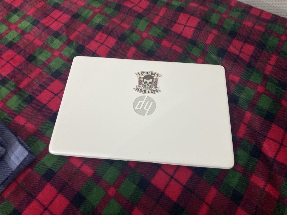 Vand laptop hp fara defecte