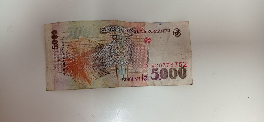 5.000 de lei vechi din anul  1998 cu seria 014C
