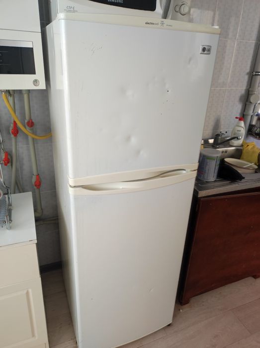 Продам холодильник