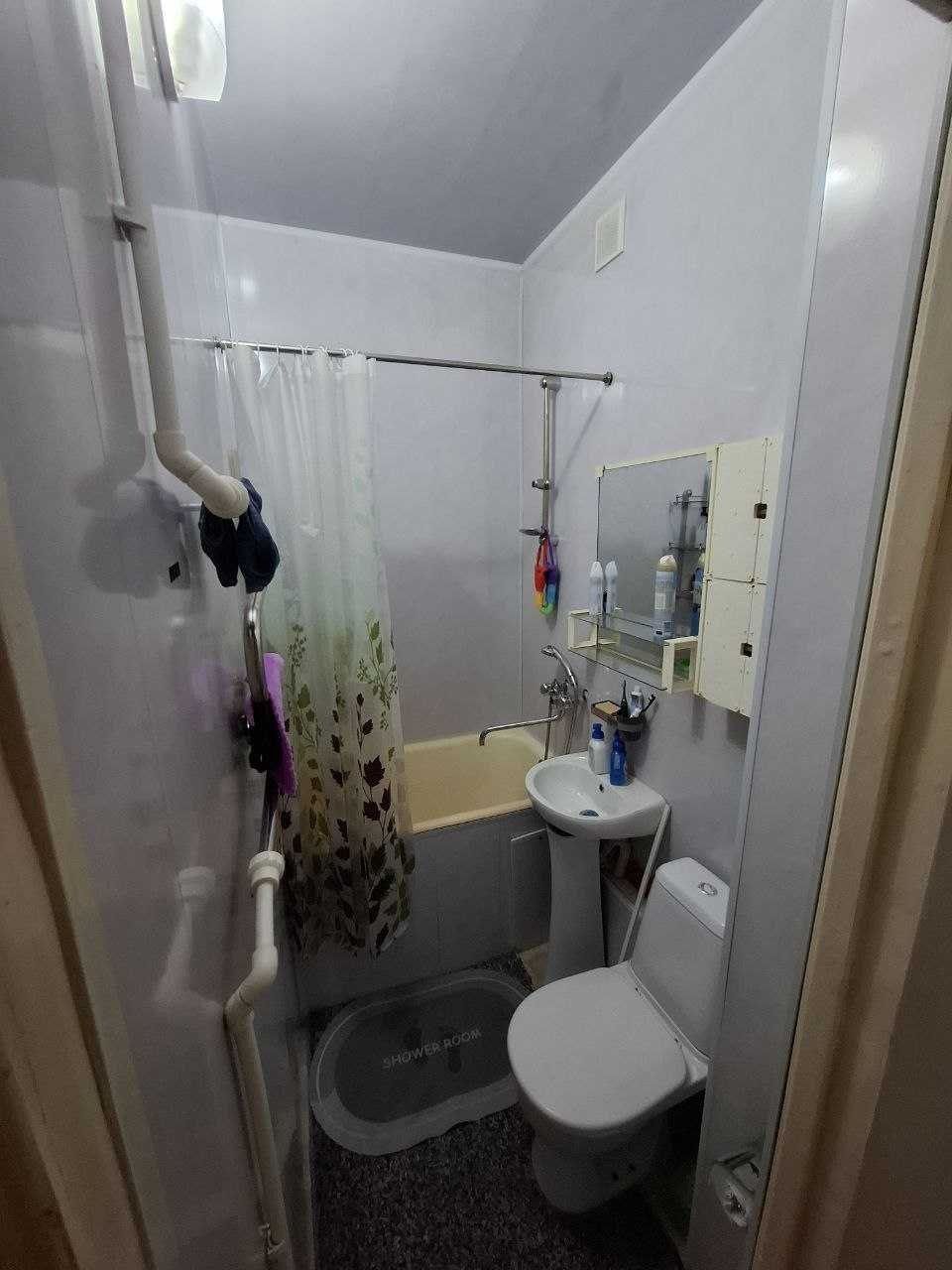 Yunusabad 6 kvartal 1 xona 43² 2 etaj sotiladi