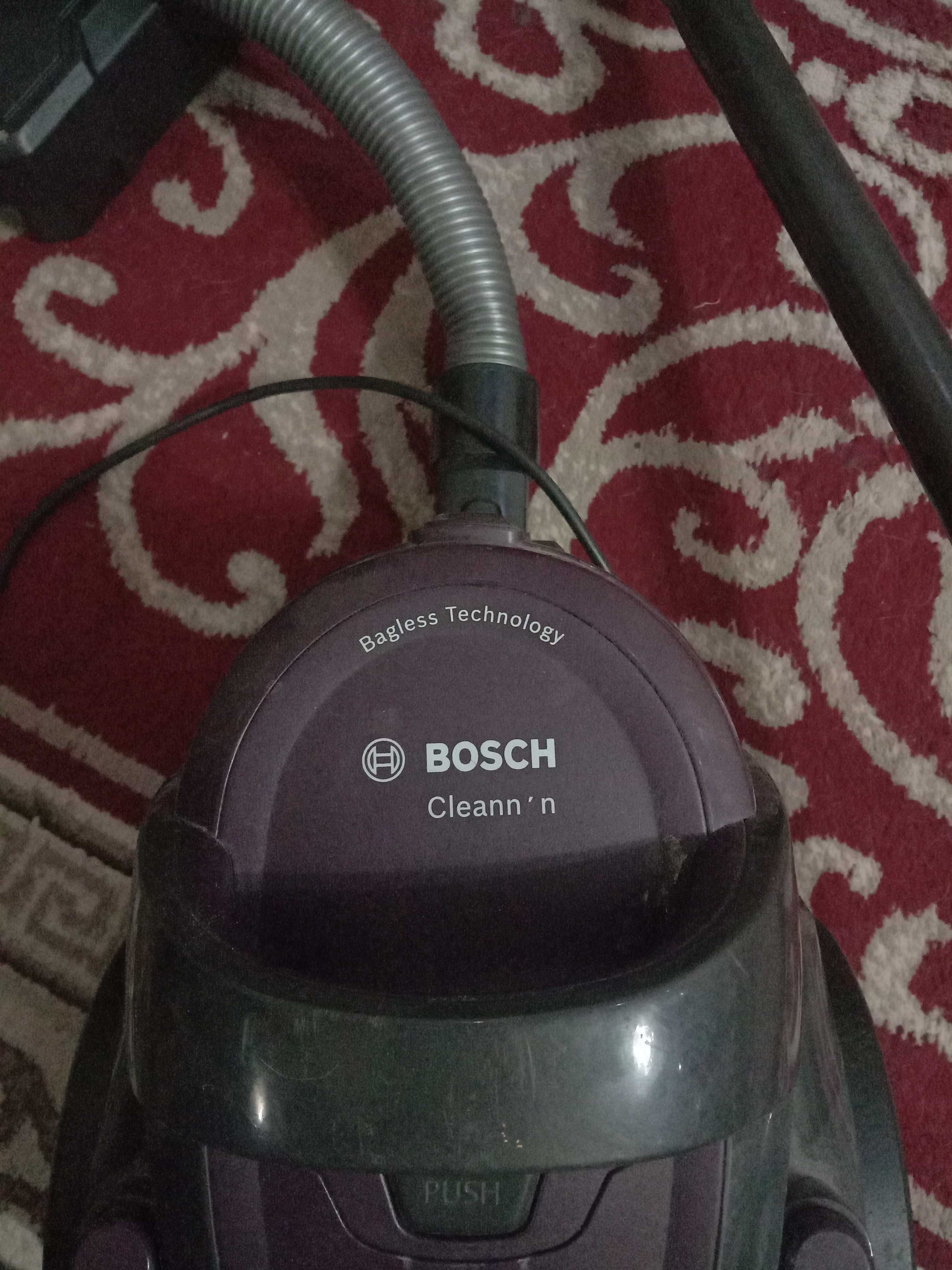 Отличный Пылесос bosch 700w