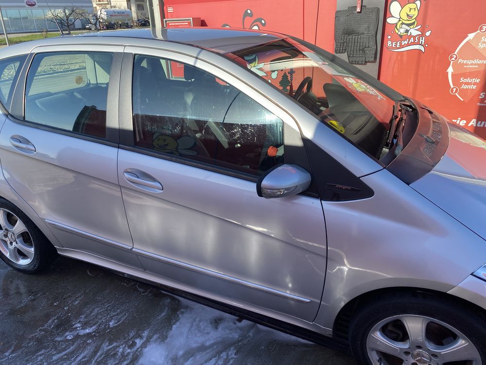 Vând mercedes A class urgent