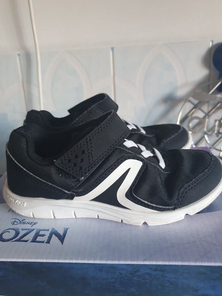Adidasi pantofi sport universali decathlon marimea 31 adica 19.5 cm