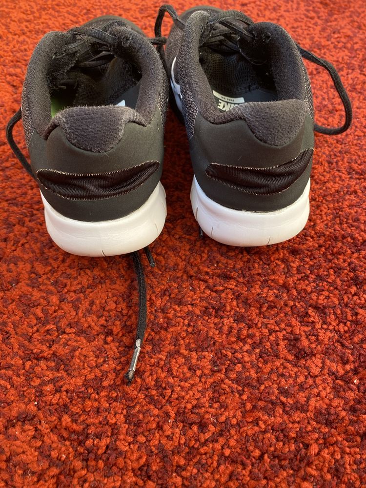 Дамски маратонки Nike