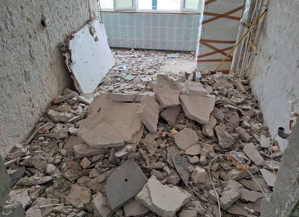 Demolări manuale decopertari gresie faianță Transport moloz