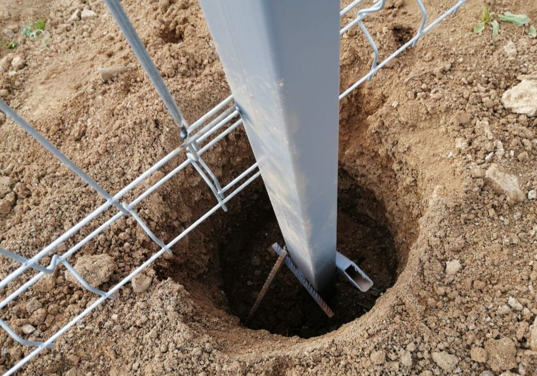 Construim garduri la comanda clientului