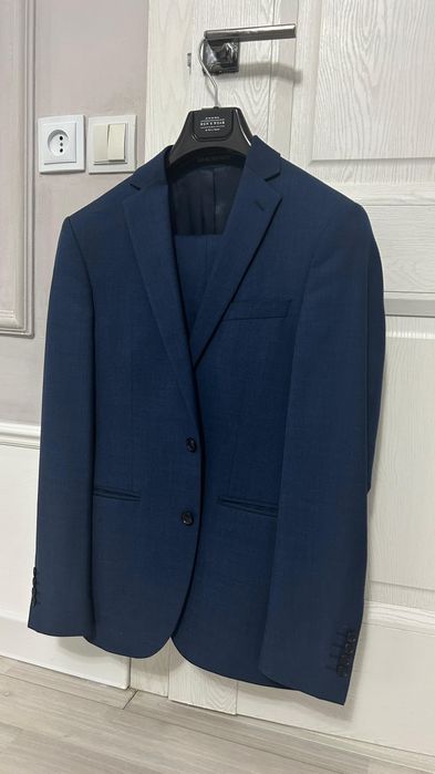 Продам Мужской костюм