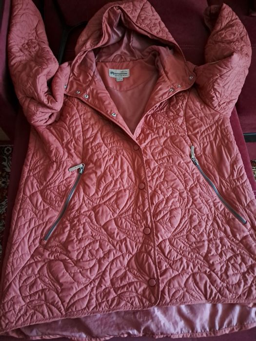 Одежда женская весенняя и зимняя