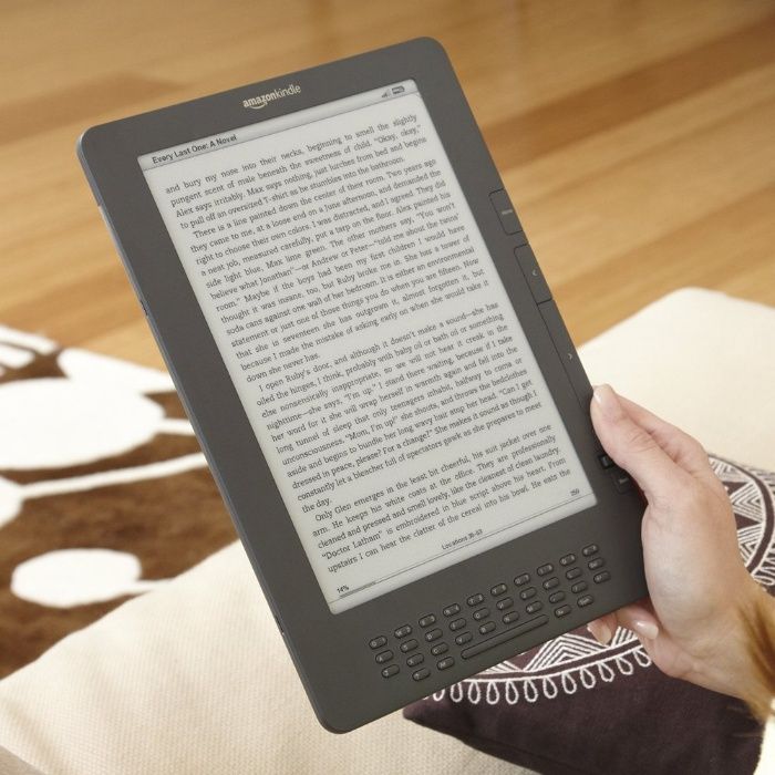 Электронная читалка Amazon Kindle DX с диагональю 9.7 дюймов