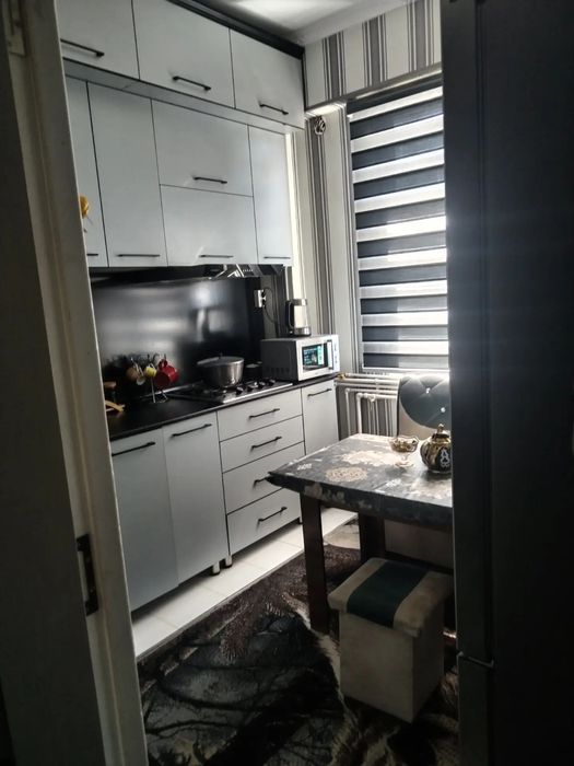 В городе Кагане продается 3 комнатная квартира