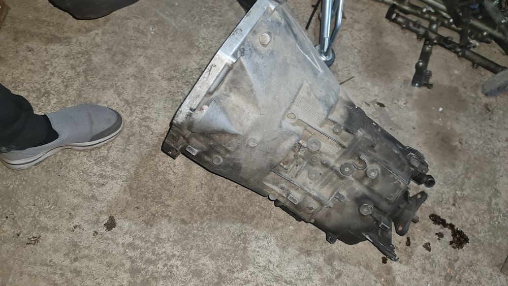 Vand cutiie viiteze MANUALA V8 pentru Bmw e39,e38 3.5i v8 4.0i 4.4i