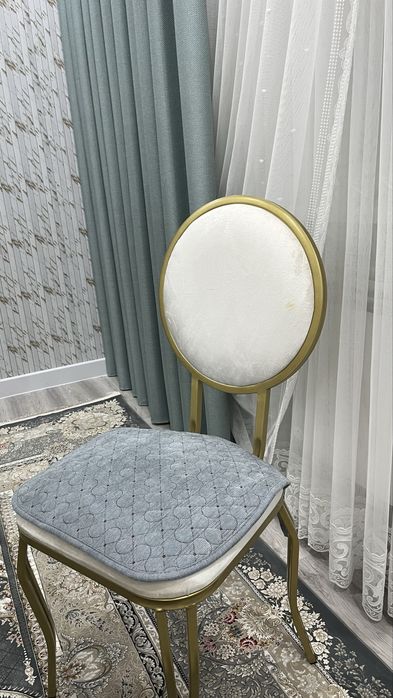 Продам стол и стулья