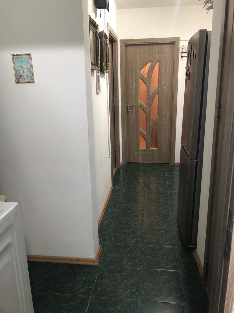 Vand apartament 3 camere decomandat