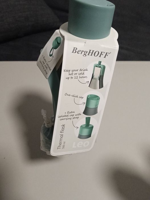 Vând termos BergHOFF sigilat.