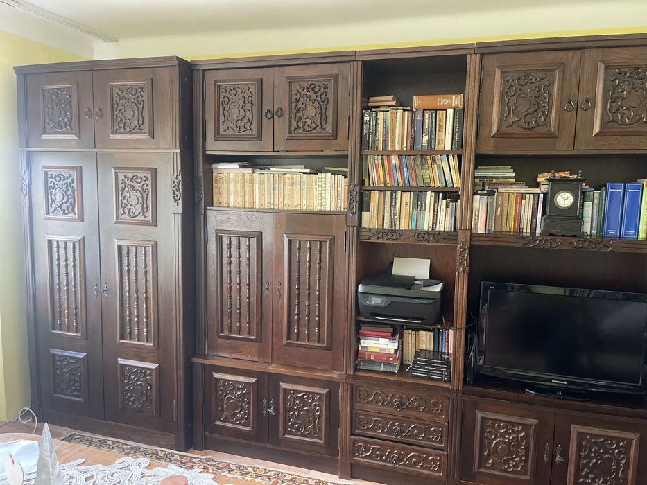 Mobila sufragerie/biblioteca , cu dulap de haine