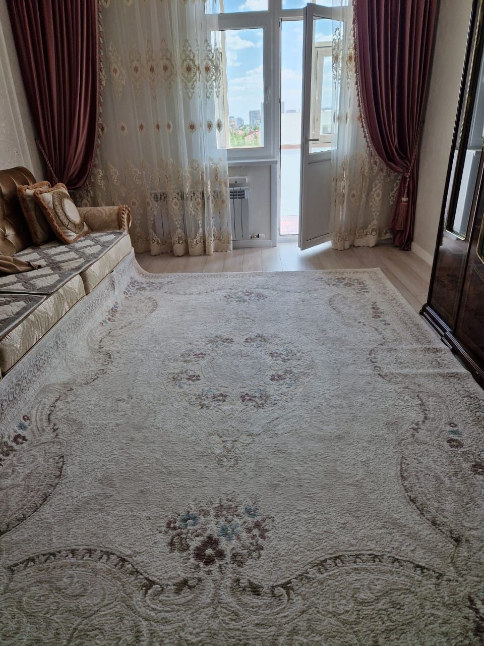 Срочно продам ковёр 2.5 на 3.5