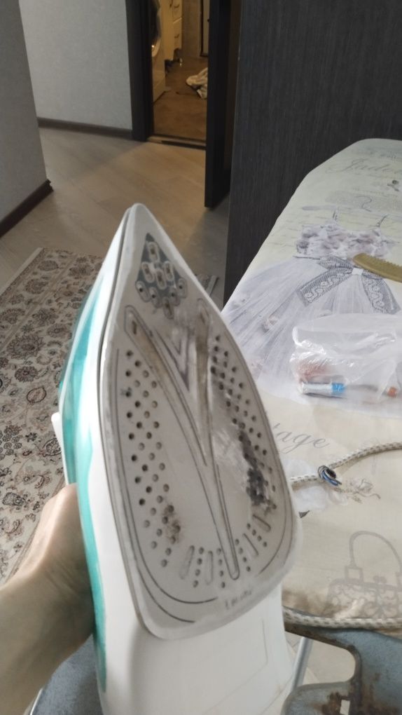 Продам утюг недорого б/у