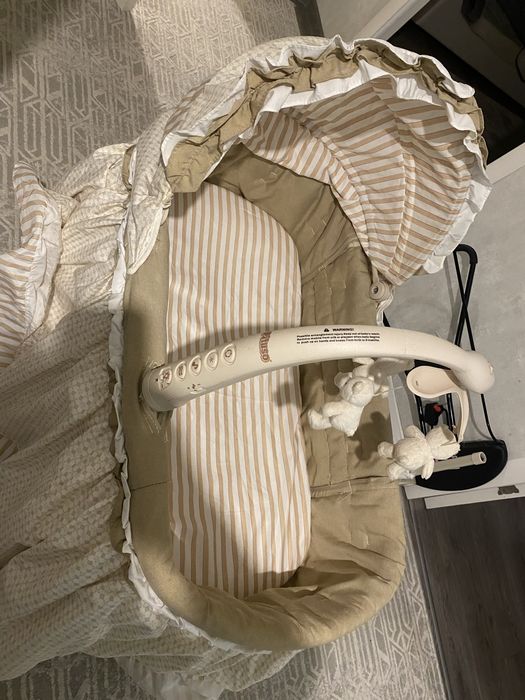 Кроватка детская с каруселькой