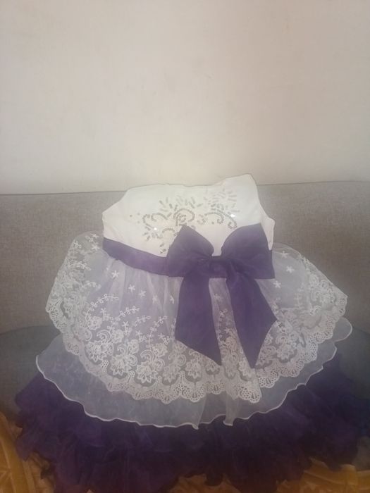 Vând urgent  rochie mărimea 140