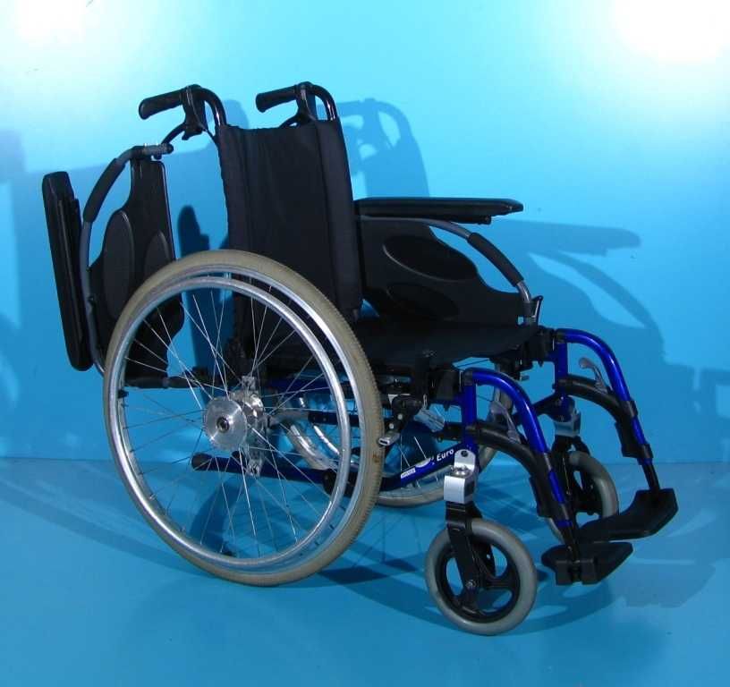 Scaun cu rotile din aluminiu Invacare / latime sezut 40 cm