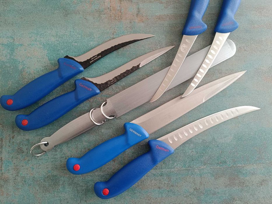 Set Cuțite Măcelărie 7 Piese + 1 Dispozitiv Tip Lasou Prindere Porci