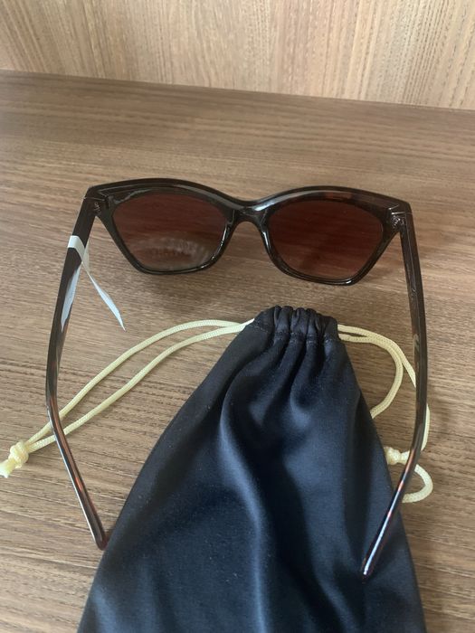 Ochelari de soare noi, Fossil