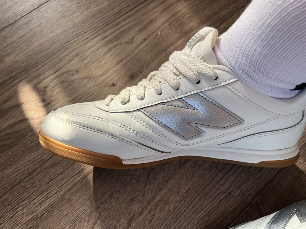 Маратонки new balance
